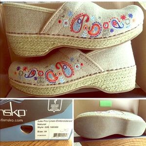Dansko Size 39 Embroidered Shoes